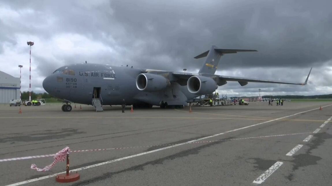 美军战略运输机再次降落莫斯科 送来150台呼吸机
