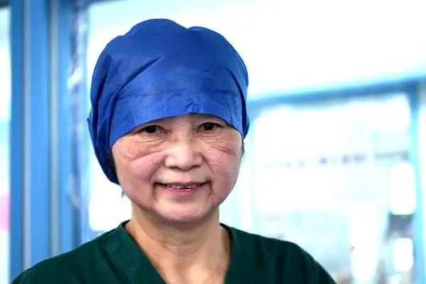 在武汉连续奋战，73岁李兰娟院士今日回杭：“我这60天，惊心动魄”
