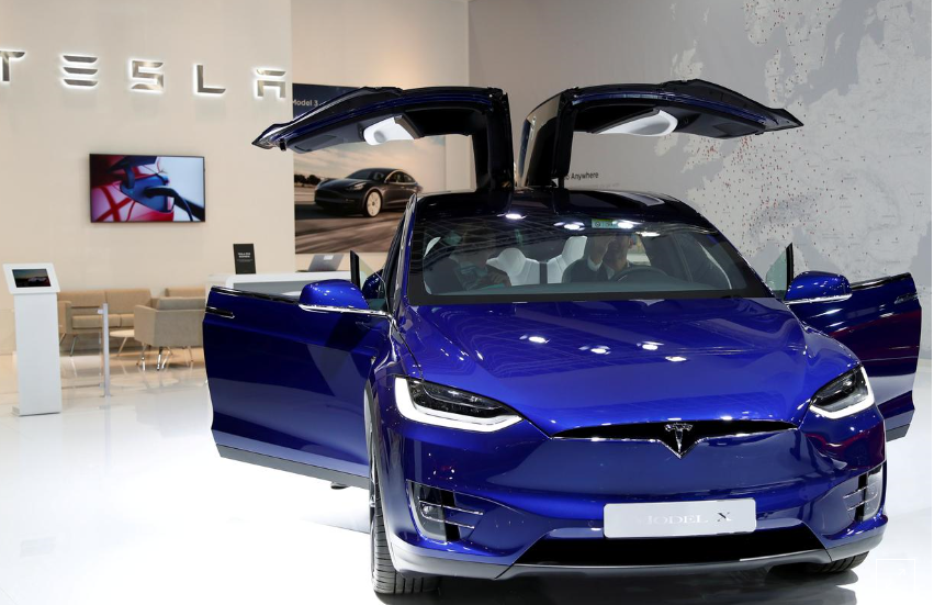 因动力转向问题 电动汽车制造商特斯拉正在北美地区召回1.5万辆Model X SUV