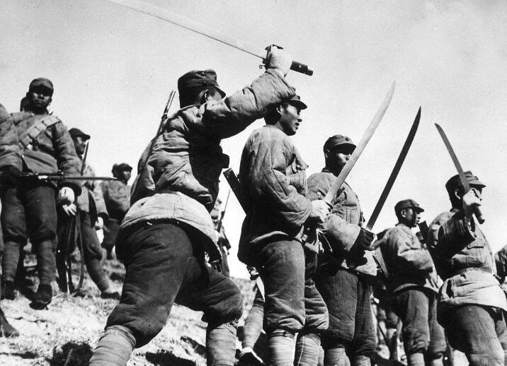 1933年,在喜峰口战役中,让日军为之胆寒的第29军大刀队(资料图)
