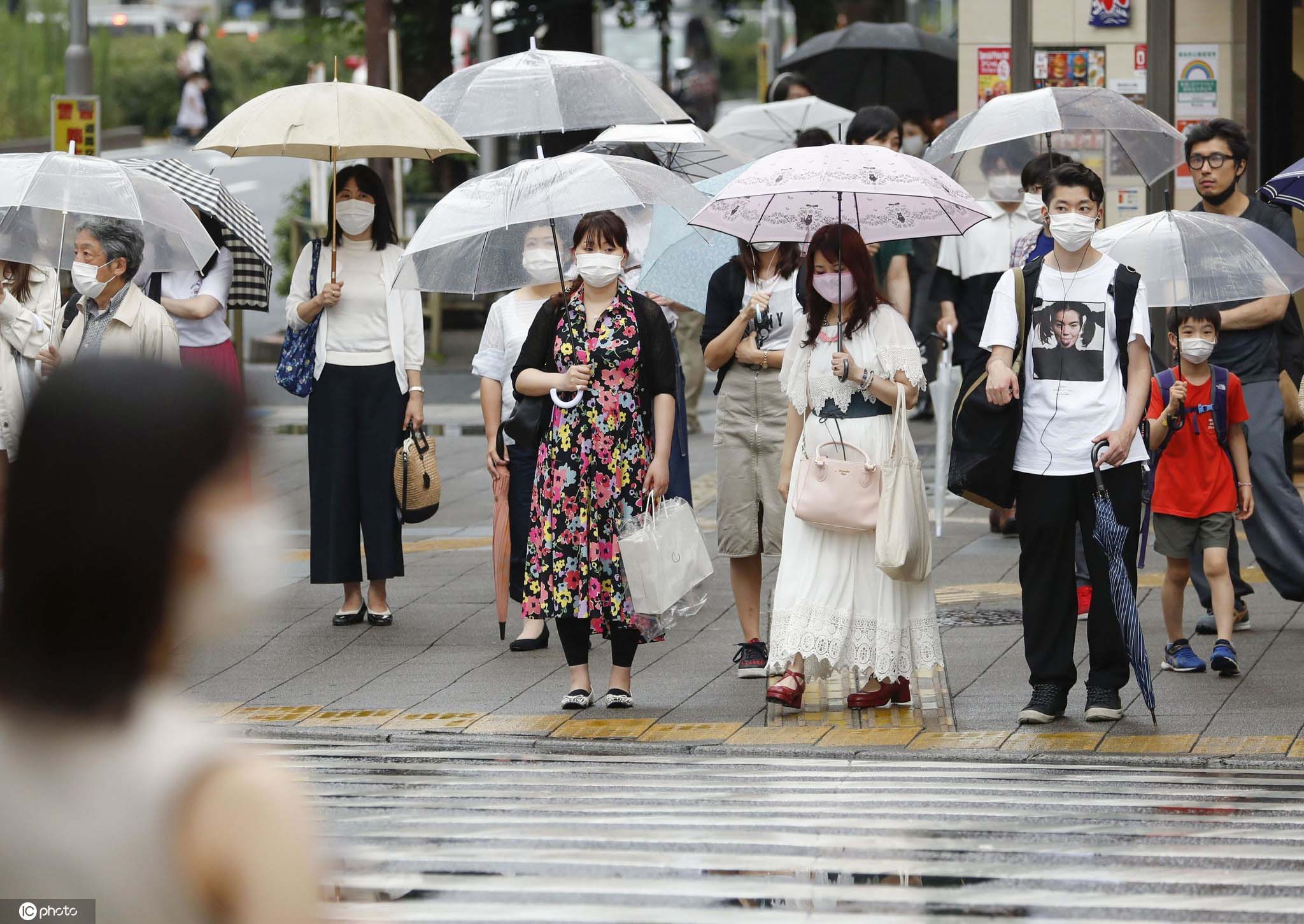 日本推出补贴欲振兴旅游业 出行人群络绎不绝